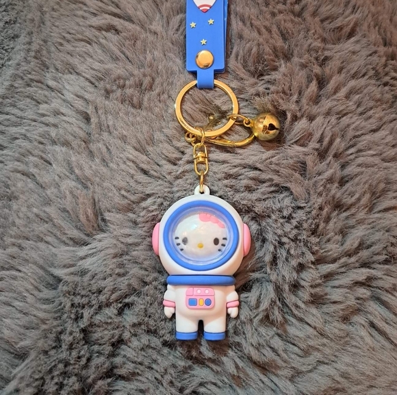 Hello Kitty Astronaut KeyChain. - Picture 1 of 3